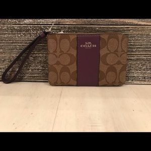 NWT !!!!!  COACH SIGNATURE WRISTLET WALLET.